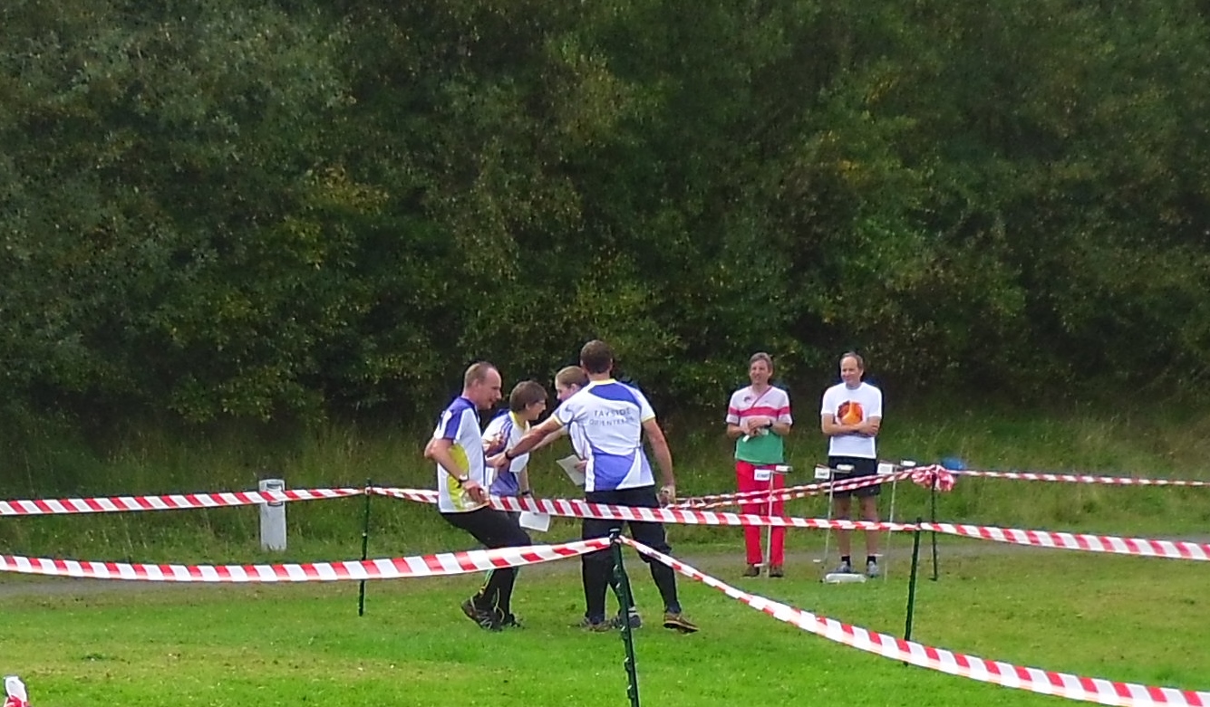 Changeover at the 8-person relay